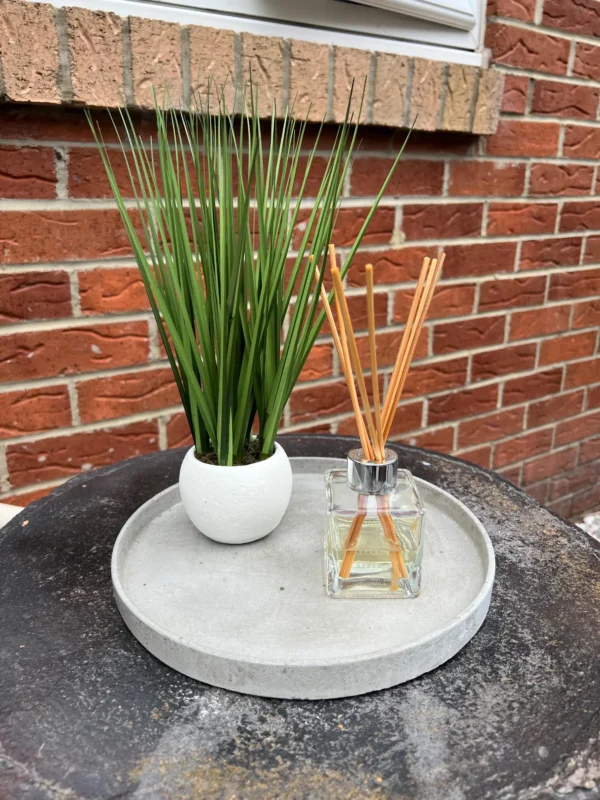 Handmade Solid Concrete Tray: 250mm Round